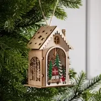 Ёлочная игрушка &laquo;Домик с Дедом Морозом и машиной&raquo;, 8.2&times;4.2&times;7.3 см, от батареек, свечение тёплое белое