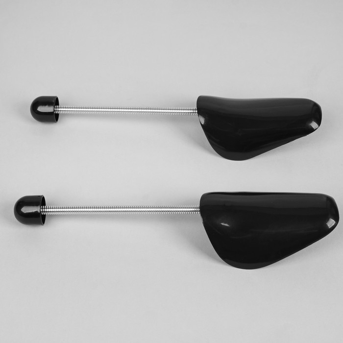 Колодки для сохранения формы обуви с пружиной, 39-45р-р, 2шт, цвет чёрный Колодки для сохранения формы обуви с пружиной, 39-45р-р, 2шт, цвет чёрный