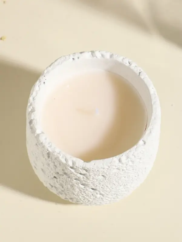 Свеча в подсвечнике вулканическом &laquo;Лава&raquo;, белая, 8.5&times;8.5&times;7.5 см