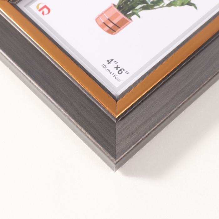 Фоторамка пластик 10х15 см Фоторамка пластик 10х15 см "Вайолетт" серая с золотой полосой 1,5х14,4х19,4 см