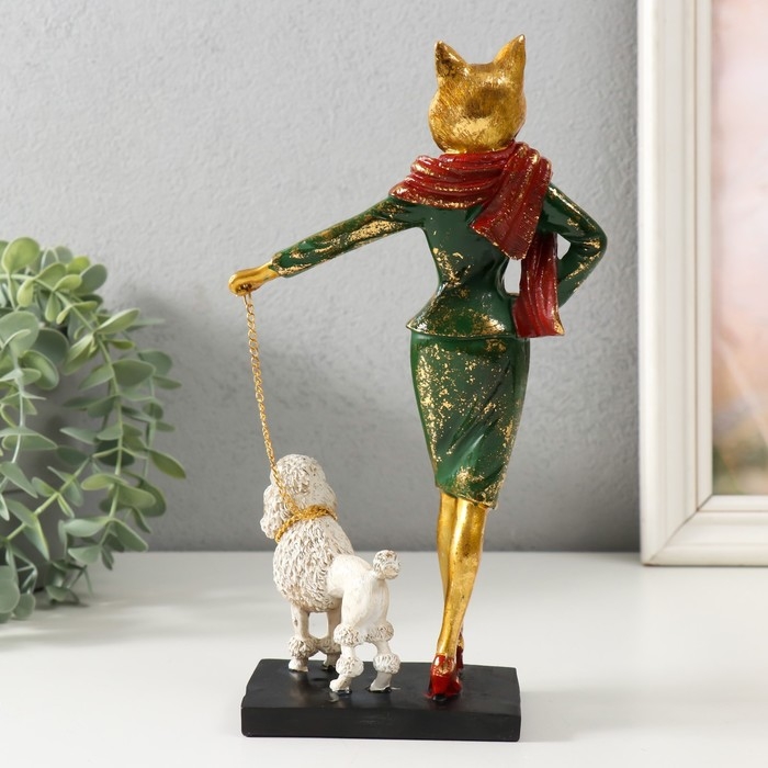 Сувенир полистоун Сувенир полистоун "Мадмуазель Кошка выгуливает пуделя" 13,5х7,5х24,5 см