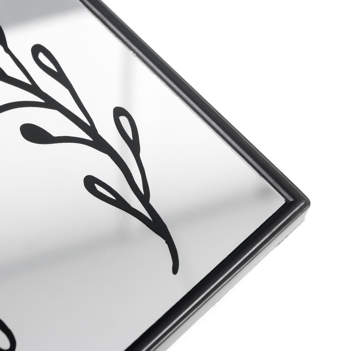 Фоторамка на 4 фото 10х10, 10х15 см+зеркало  Фоторамка на 4 фото 10х10, 10х15 см+зеркало "Наслаждайся мелочами" чёрная н-р 5 шт 26х44 см