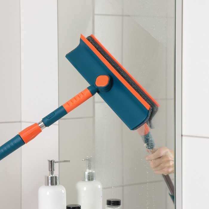 Щётка для окон Raccoon, телескопическая ручка 68(102) см, насадка из микрофибры 28×7 см, цвет МИКС Щётка для окон Raccoon, телескопическая ручка 68(102) см, насадка из микрофибры 28×7 см, цвет МИКС