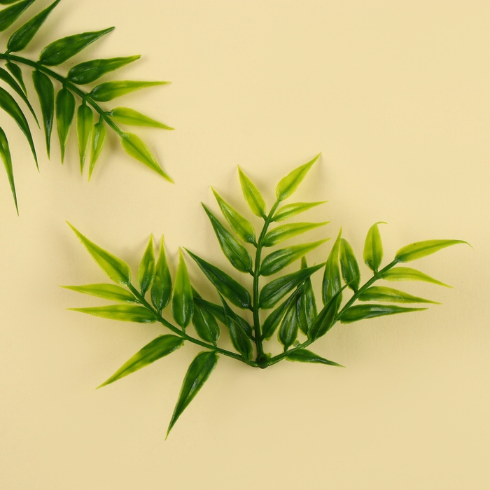 Веточка зелени, размер 1 шт11*5*5см., набор 3 шт. Веточка зелени, размер 1 шт11*5*5см., набор 3 шт.