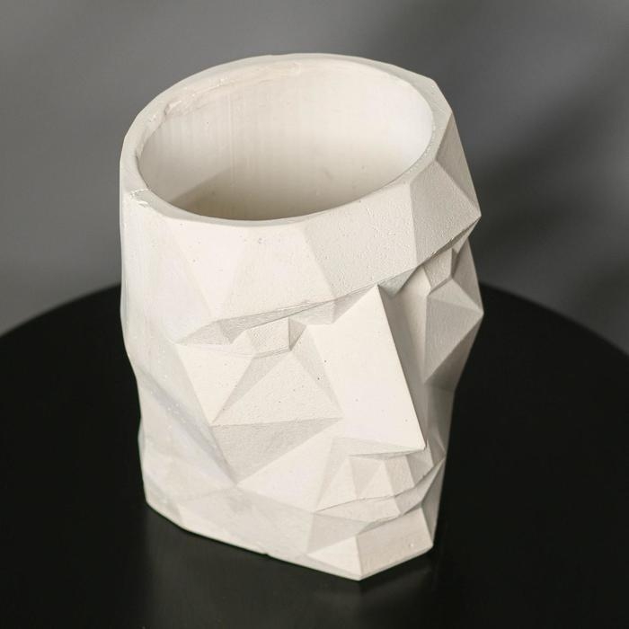 Кашпо полигональное «Голова», цвет белый, 18 × 20 см Кашпо полигональное «Голова», цвет белый, 18 × 20 см