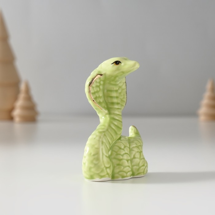 Сувенир керамика Сувенир керамика "Зелёная кобра" с золотом 3х5х7,5 см