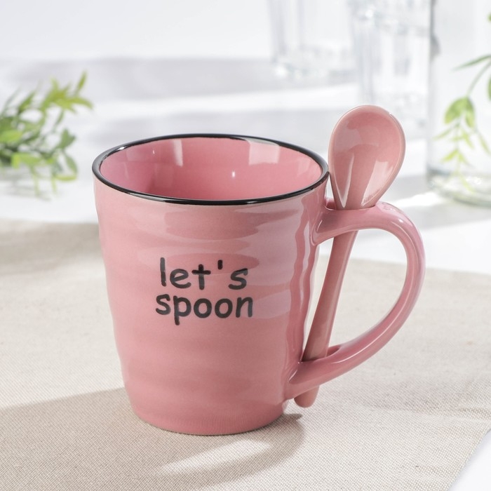 Кружка керамическая с ложкой Доляна «Ноель», 280 мл, цвет розовый Кружка керамическая с ложкой Доляна «Ноель», 280 мл, цвет розовый