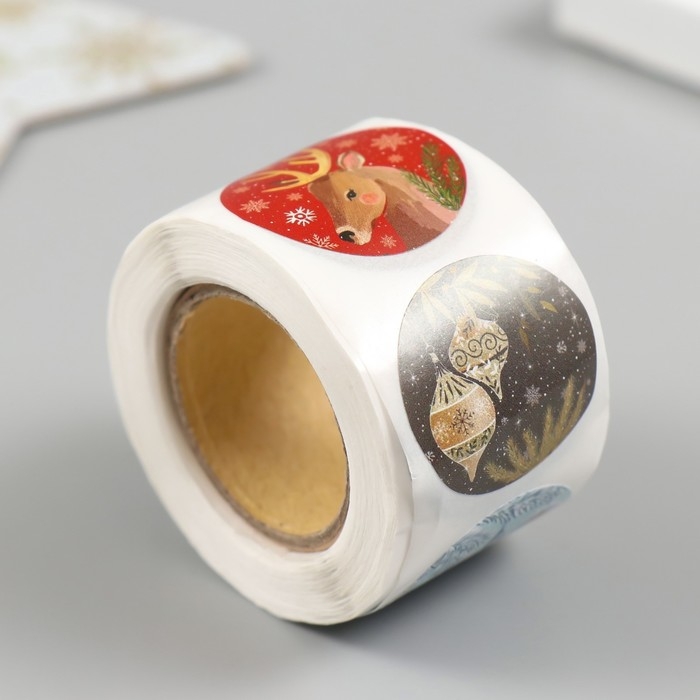 Наклейка бумага Наклейка бумага "Новогодние игрушки" d=2,5 см 252 шт в рулоне