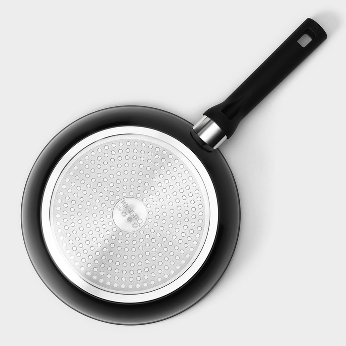 Сковорода Magistro Warrior, d=24 см, h=6,3 см, антипригарное покрытие, индукция, цвет чёрный Сковорода Magistro Warrior, d=24 см, h=6,3 см, антипригарное покрытие, индукция, цвет чёрный