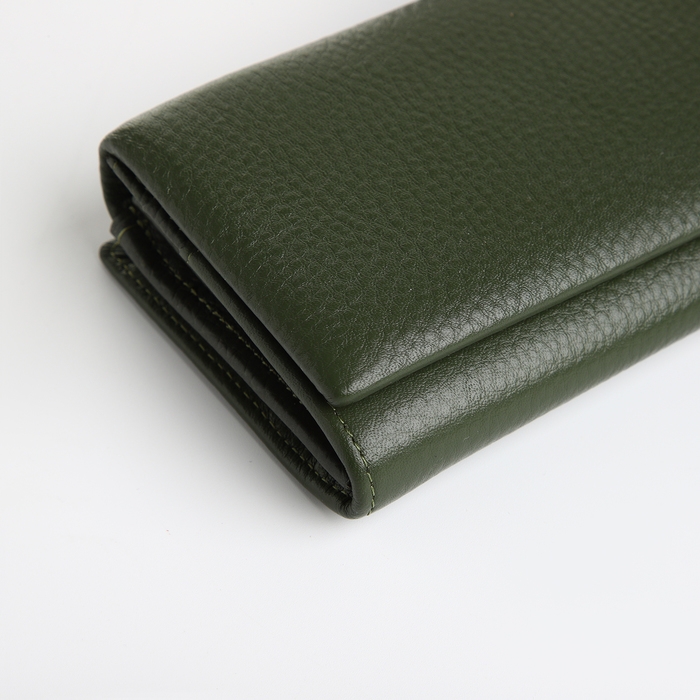 Кошелёк женский на магните, цвет зелёный