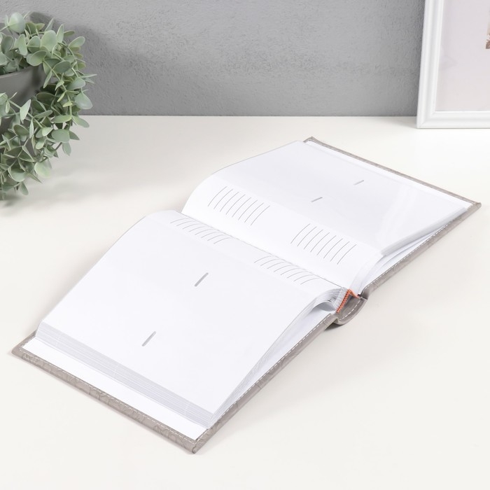 Фотоальбом на 200 фото 10х15 см кожзам Фотоальбом на 200 фото 10х15 см кожзам "Цветочная текстура" бумажные листы серый 5х23х22 см 104996