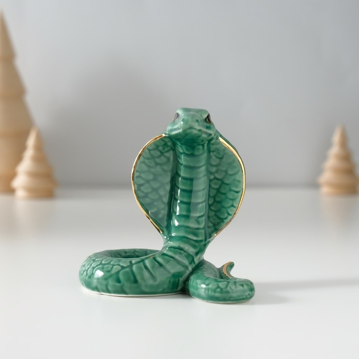 Сувенир керамика Сувенир керамика "Тёмно-зелёная кобра" с золотом 4,7х8х7,5 см
