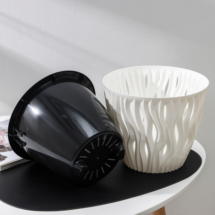 Кашпо для цветов со вставкой «Вдохновение», 4,5 л, цвет чёрно-белый Кашпо для цветов со вставкой «Вдохновение», 4,5 л, цвет чёрно-белый