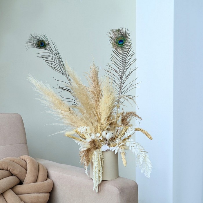 Перо павлина для декора 1 шт., размер &mdash; от 70 до 80 см