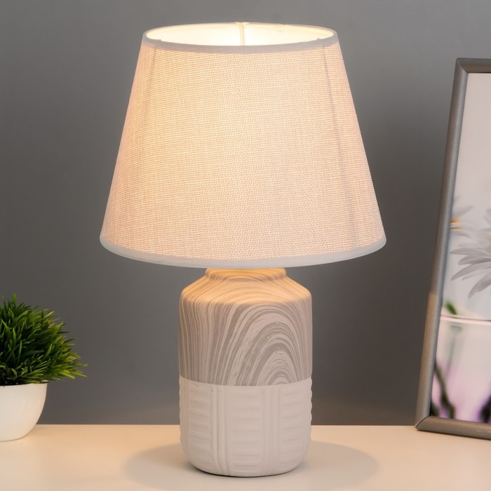 Настольная лампа Настольная лампа "Лиана" Е14 40Вт серый 22х22х35см RISALUX