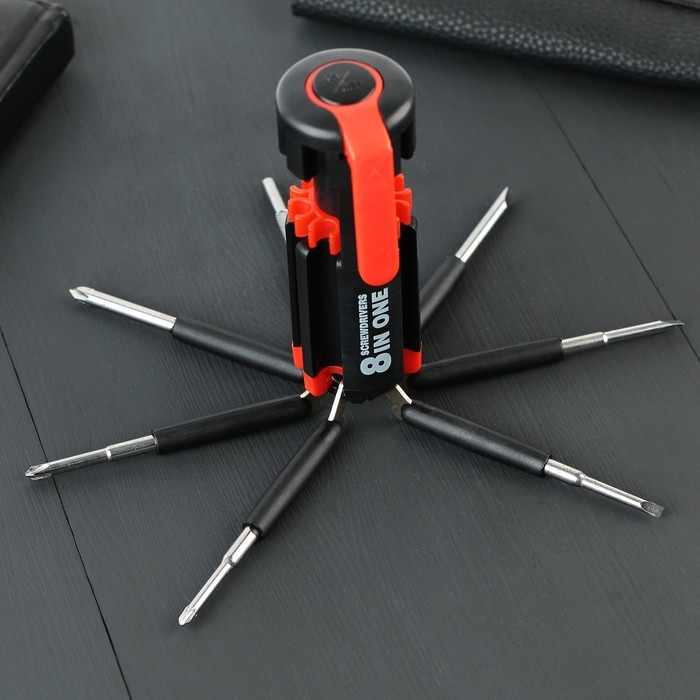 Фонарик-мультитул «Все по плечу», 8 в 1 Фонарик-мультитул «Все по плечу», 8 в 1