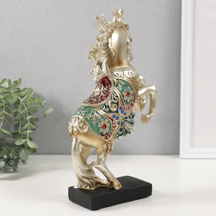 Сувенир полистоун Сувенир полистоун "Арабский скакун с цветочной попоной встал на дыбы" золото 15х5,5х26 см