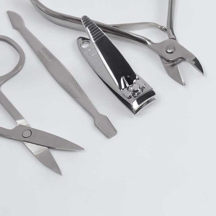 Набор маникюрный, 8 предметов, в футляре, цвет МИКС Набор маникюрный, 8 предметов, в футляре, цвет МИКС