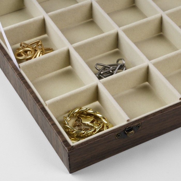 Подставка для украшений «Шкатулка дерево» 24 ячейки, 35,2×24×5 см, цвет бежевый в дереве Подставка для украшений «Шкатулка дерево» 24 ячейки, 35,2×24×5 см, цвет бежевый в дереве