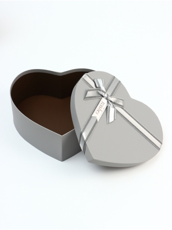 Набор коробок 3 в 1 сердца 31 х 27 х 13,3; 28 х 25 х 11,7; 26 х 23 х 10,3 см Набор коробок 3 в 1 сердца 31 х 27 х 13,3; 28 х 25 х 11,7; 26 х 23 х 10,3 см