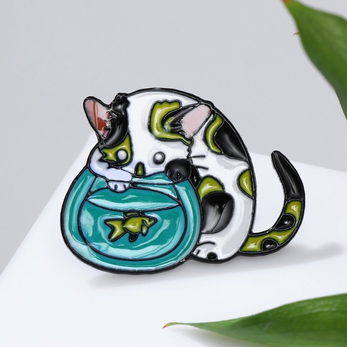 Значок «Кот» с аквариумом, цветной в чёрном металле Значок «Кот» с аквариумом, цветной в чёрном металле