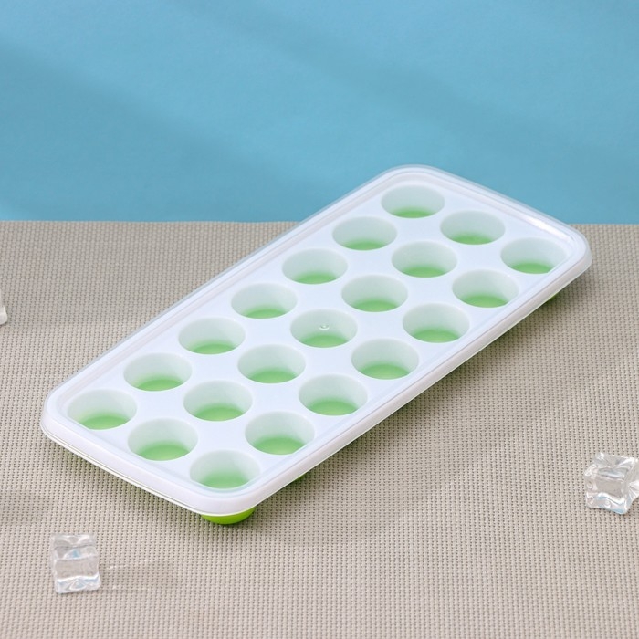 Форма для льда и шоколада с крышкой Доляна, 26×12×2,5 см, 21 ячейка (3×3×2 см), цвет МИКС Форма для льда и шоколада с крышкой Доляна, 26×12×2,5 см, 21 ячейка (3×3×2 см), цвет МИКС