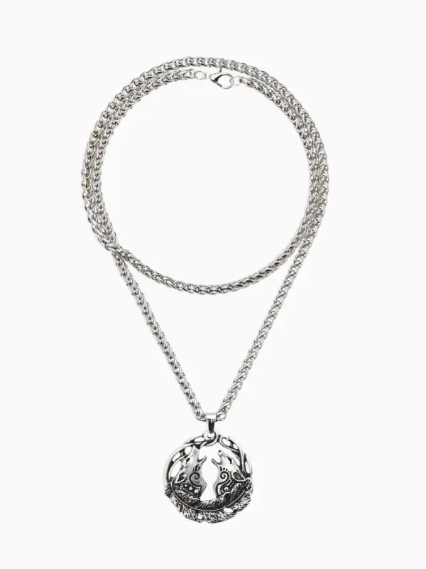 Кулон-оберег &laquo;Волки&raquo;, воют на луну, цвет чернёное серебро, 59 см