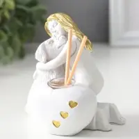 Аромадиффузор полистоун с палочками "Девочка с собакой" белый с золотом 7,5х10х11 см