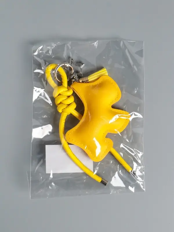 Брелок на карабине кожзам Брелок на карабине кожзам "Терьер" с узлом, жёлтый 14х8х1,2 см