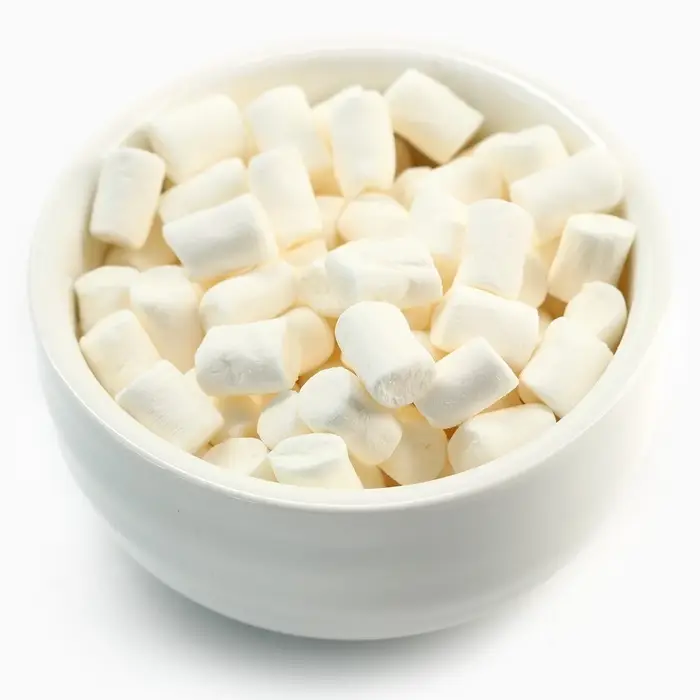 Подарочный набор новогодний «Согрею снежной зимой»: маршмеллоу, вкус: пломбир 50 г., леденец, вкус: клубника, 15 г.