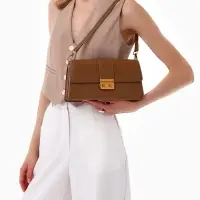 Сумка женская мессенджер TEXTURA на клапане, 26&times;8.5&times;14 см, светло-коричневая