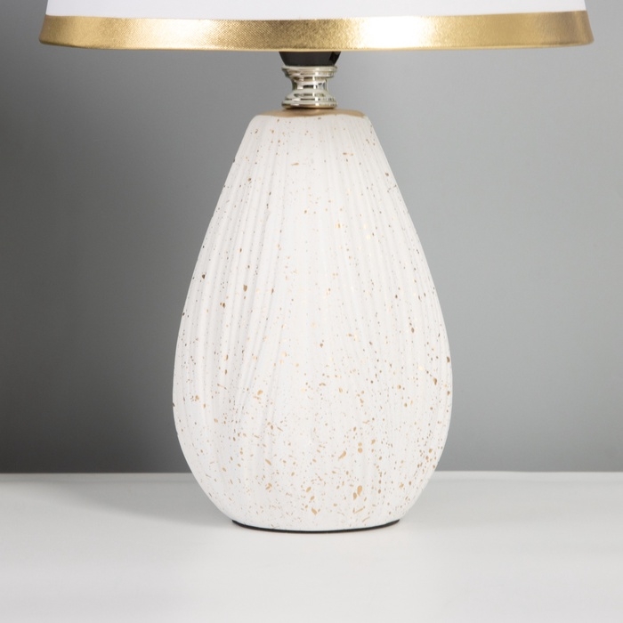 Лампа настольная Лампа настольная "Нежность" 1х40Вт Е14 белый/золото 20х20х34см