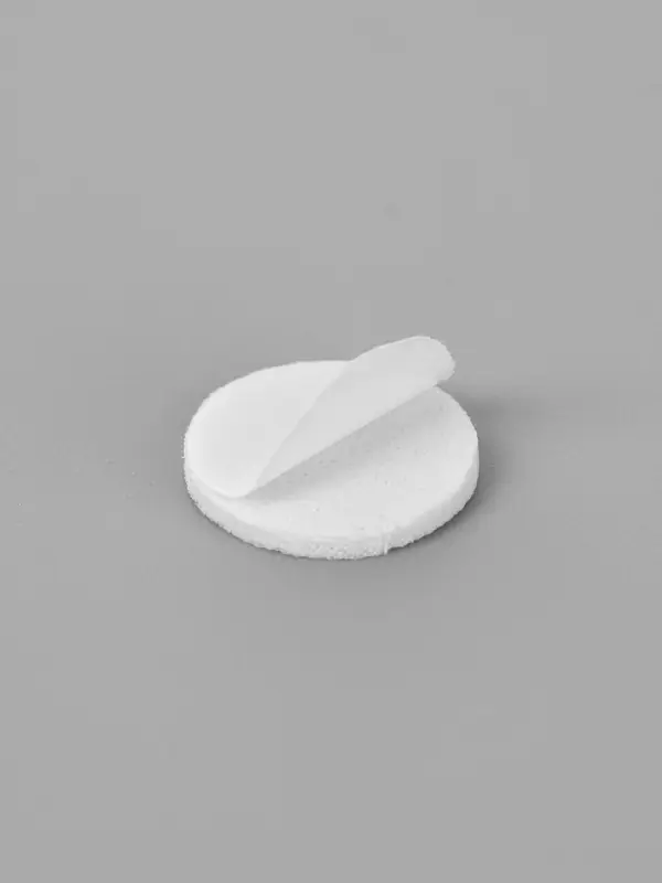 Клейкая лента двухсторонняя "Круглый белый" диаметр 0,8 см на листе 414 шт