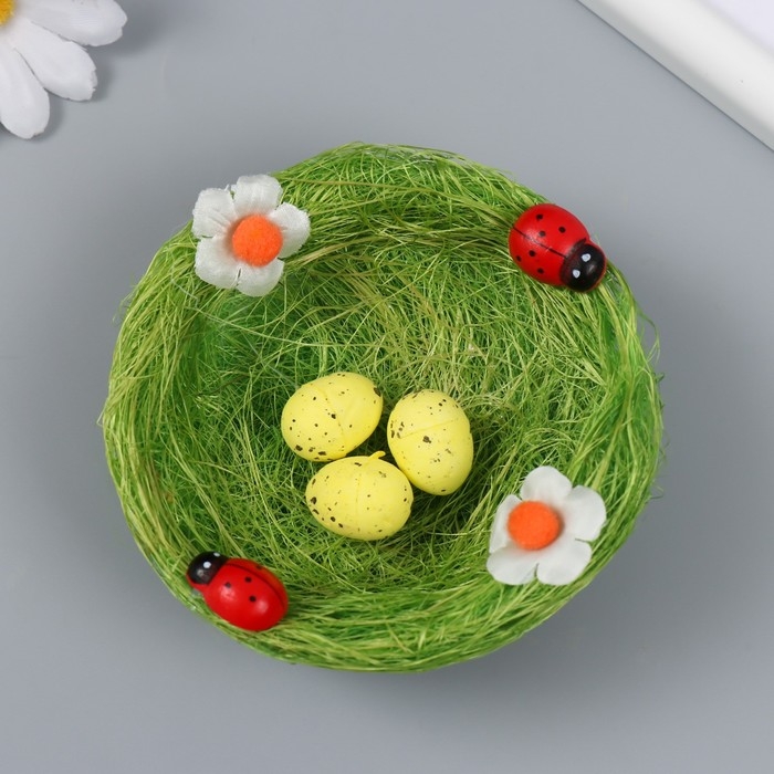 Декор пасхальный Декор пасхальный "Три яйца в гнездышке" 10х10х3 см