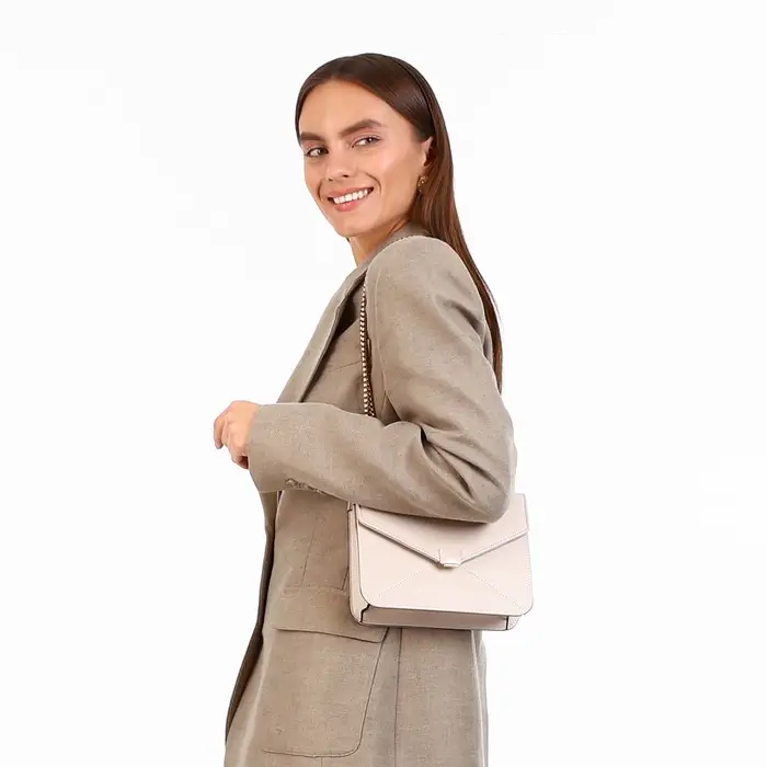 Сумка женская мессенджер на магните, 20&times;6&times;13 см, бежевая