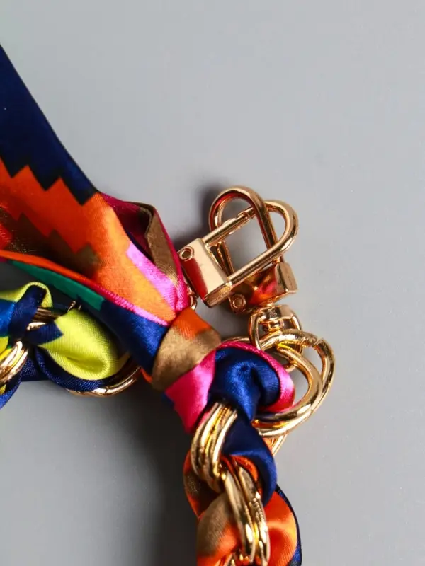 Брелок на 2 карабинах Брелок на 2 карабинах "Платок и цепочка" яркий 20х10х1,7 см