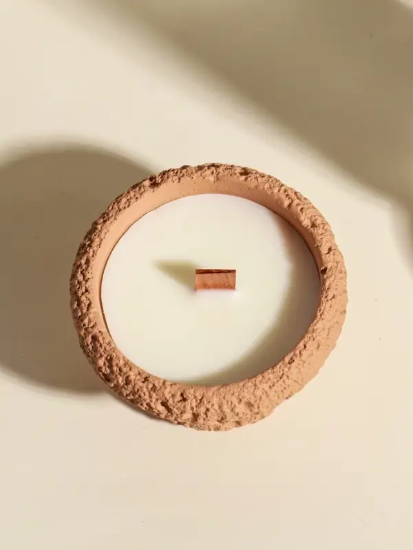 Свеча в вулканическом подсвечнике "Чаша" деревянный фитиль, персиковая 9,3х9,3х5,5 см