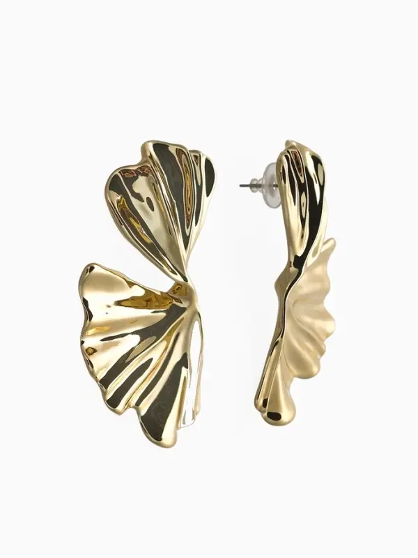 Серьги пластик «Лепестки» асимметрия, цвет золото