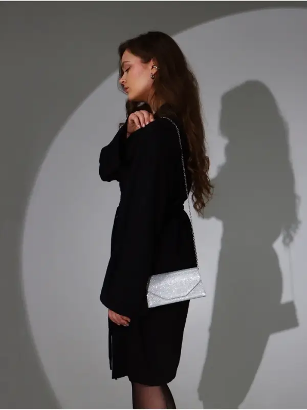 Сумка-клатч на магните, длинная цепь, цвет серебристый