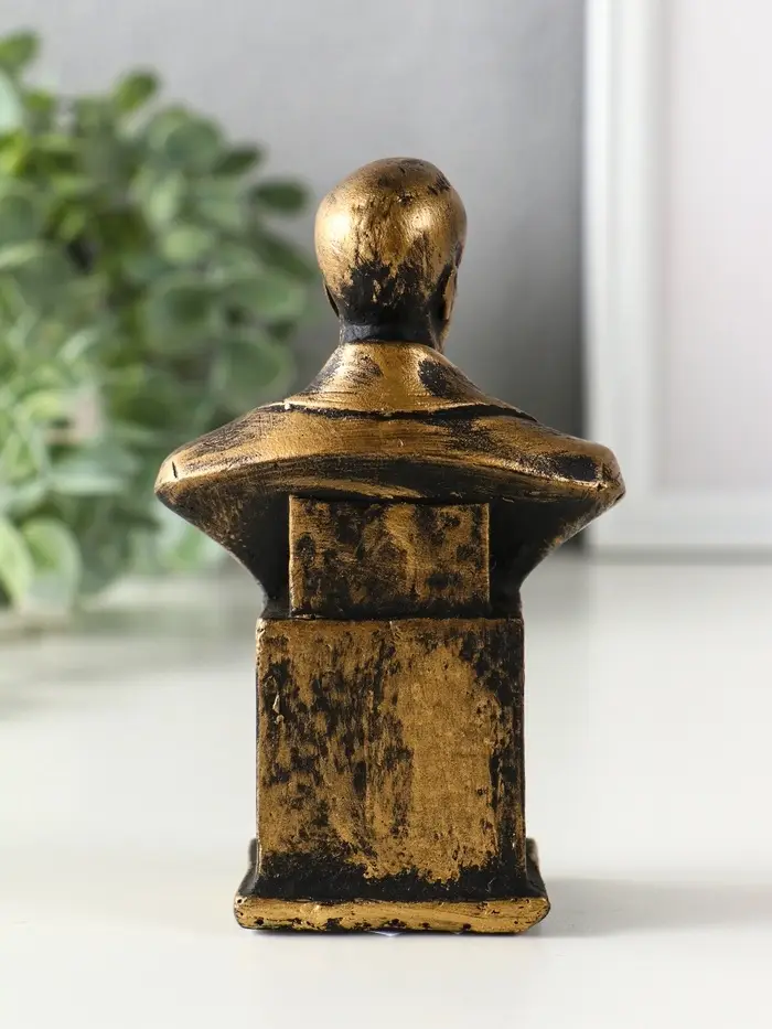 Бюст Дзержинского Ф.Э., 12х7,5х4,5 см Бюст Дзержинского Ф.Э., 12х7,5х4,5 см