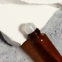 Флакон для парфюма, со стеклянным роликом, 5 мл, цвет коричневый/чёрный