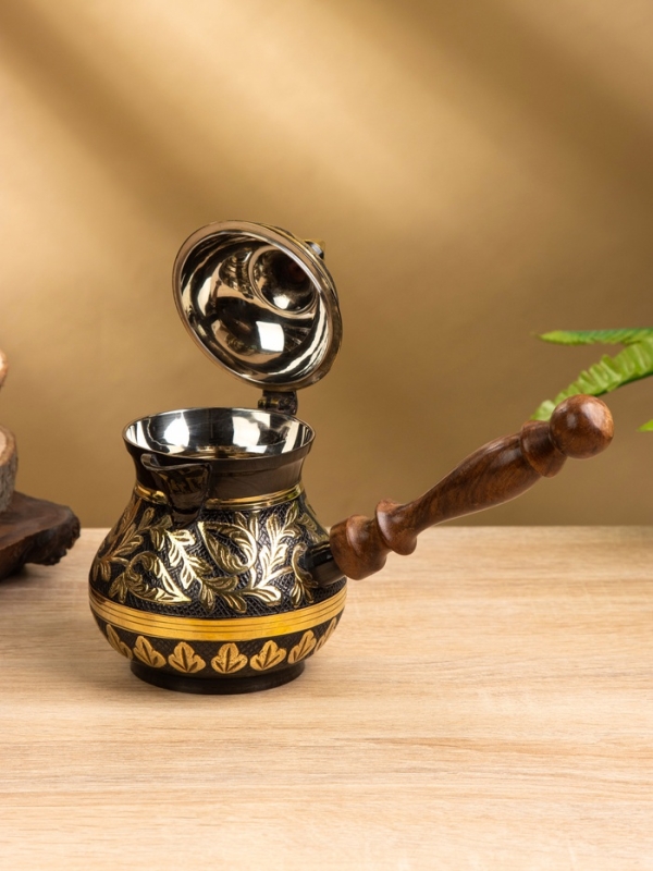 Турка "Чёрное золото" латунь, с крышкой и деревянной ручкой, 400 мл