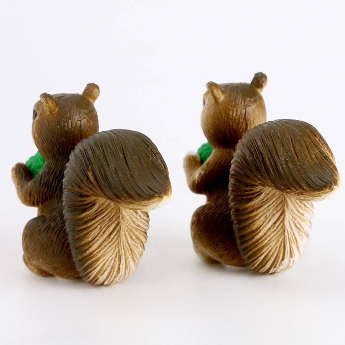 Миниатюра кукольная «Белочка с желудем», набор 2 шт., размер 1 шт. — 2 × 5,5 × 4 см