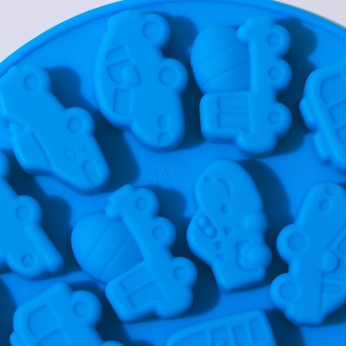 Форма для мармелада Доляна «Машинки», силикон, d=12 см, 17 ячеек, цвет фиолетовый Форма для мармелада Доляна «Машинки», силикон, d=12 см, 17 ячеек, цвет фиолетовый