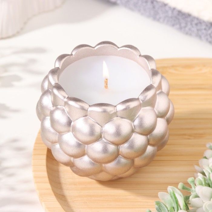 Свеча  Свеча "Шар" в подсвечнике с выпуклыми шарообразными гранями из гипса, 8х7 см, шампань