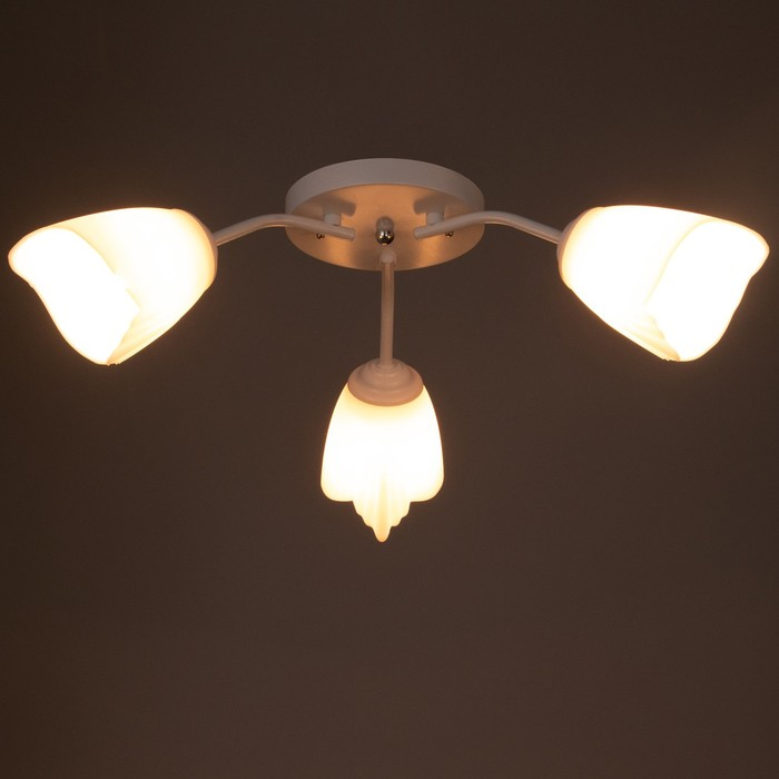 Люстра Оникс 3х15Вт E27 белый50х50х15см BayerLux Люстра Оникс 3х15Вт E27 белый50х50х15см BayerLux