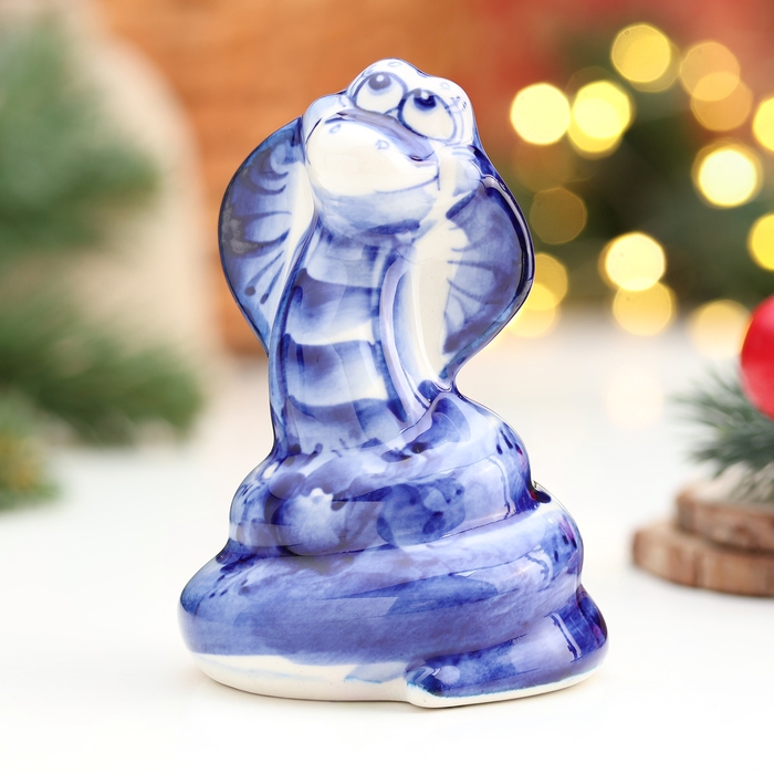 Сувенир символ года «Змея Милена», гжель, 10х6.5 см Сувенир символ года «Змея Милена», гжель, 10х6.5 см