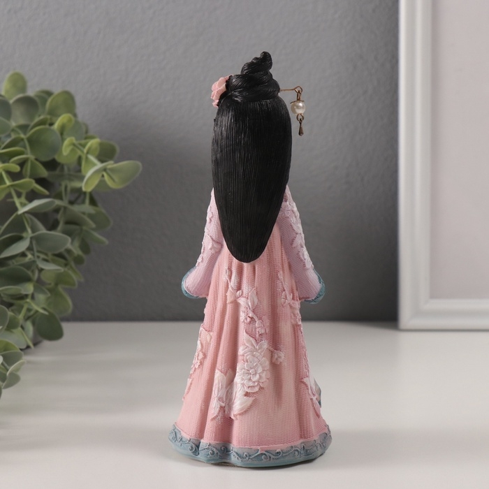 Сувенир полистоун  Сувенир полистоун "Девочка в кимоно с зеркалом" розово-сиреневый 6х7,5х18 см