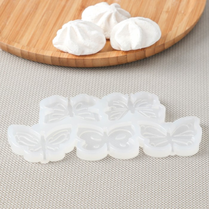 Силиконовый молд для леденцов и шоколада «Бабочки», 5×3,5 см, цвет прозрачный Силиконовый молд для леденцов и шоколада «Бабочки», 5×3,5 см, цвет прозрачный