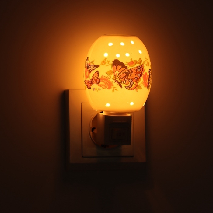 Светильник "Бабочка" 1х7Вт Е11 белый 7,5х7,5х12см